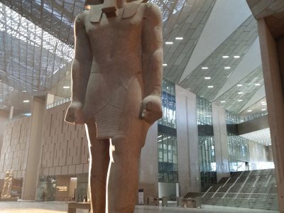 Grand Egyptian Museum - vestibulen