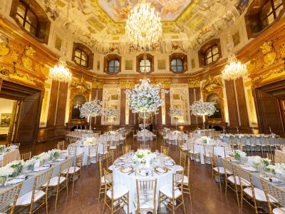 Bryllupsmiddag, fest og farver i Oberes Belvedere i Wien