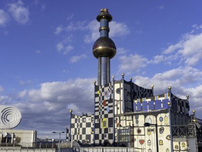 Wiens forbrændingsanlæg designet af Friedensreich Hundertwasser